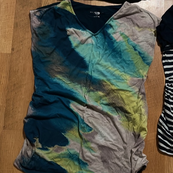 Bundle of maternity shirts - Picture 5 of 7